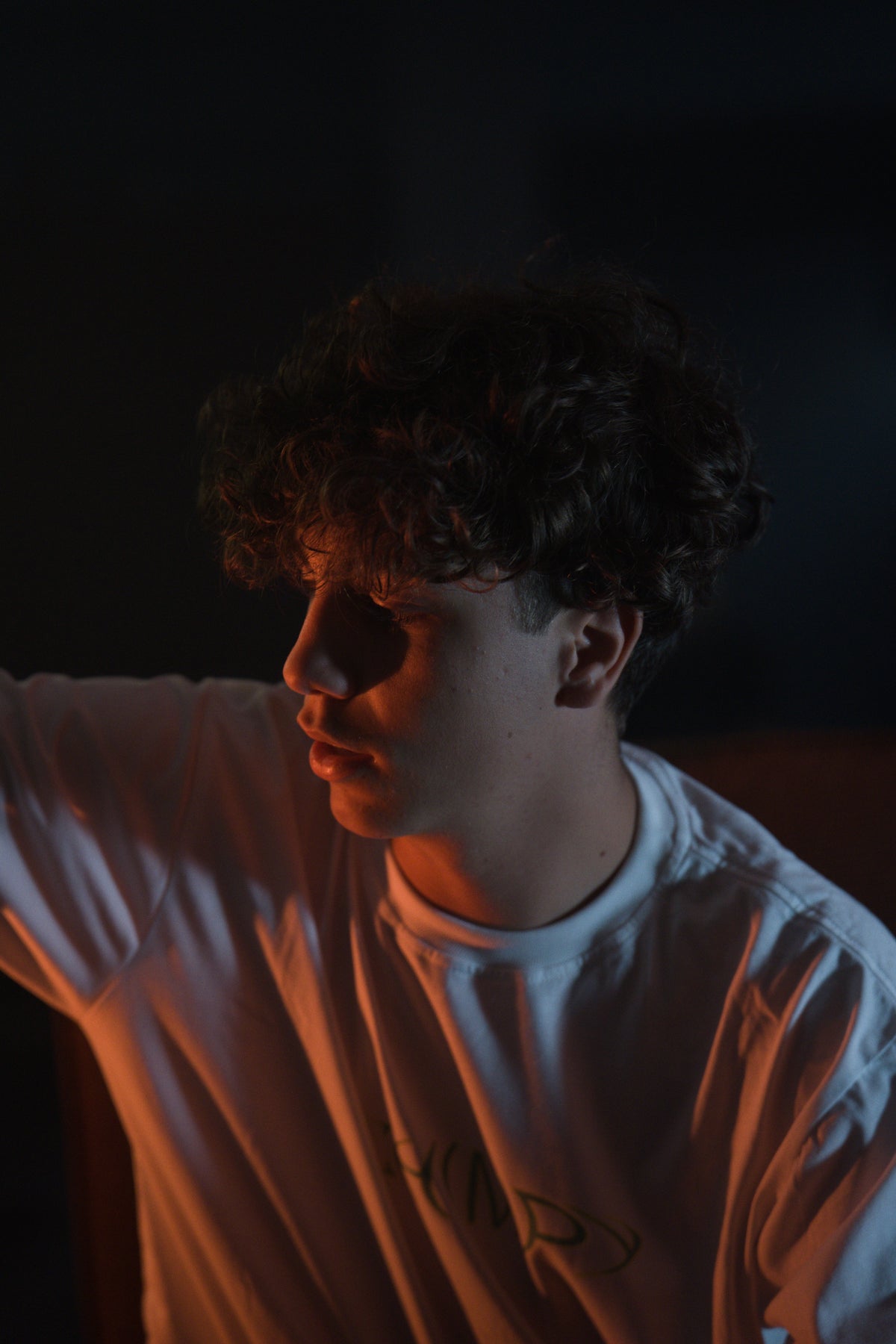 CHIMPY WHITE TEE